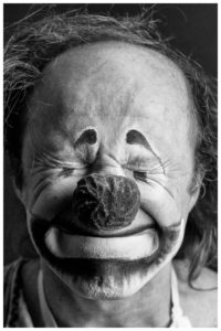 AnatoliAkerman_Clown_PhysicalComedian_Schwarzundweiß